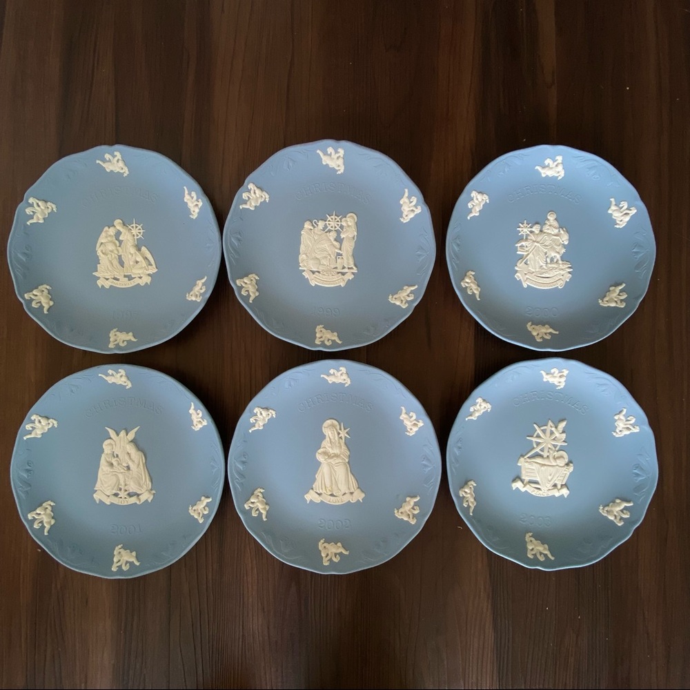 SET OF WEDGEWOOD ANNUALS